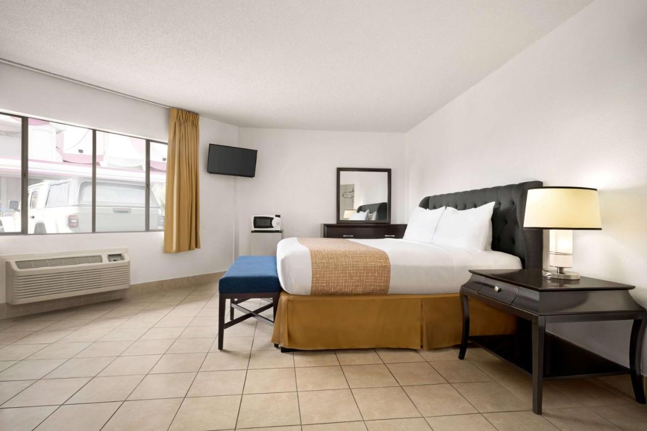 Travelodge By Wyndham Las Vegas Esterno foto